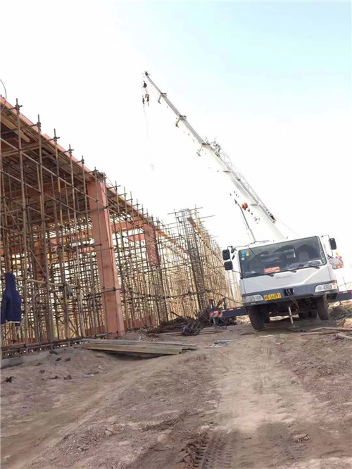 铁力市25 吨、50 吨吊车怎么选？多大重量 / 半径适合对应车型？