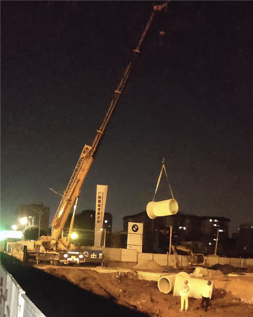 铁力市“弯臂矫正”—— 吊车的 “形变补偿” 技术