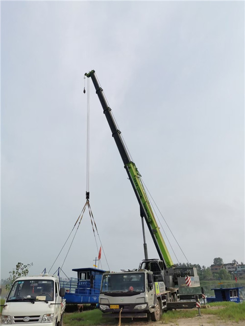 铁力市桥梁建设吊装案例